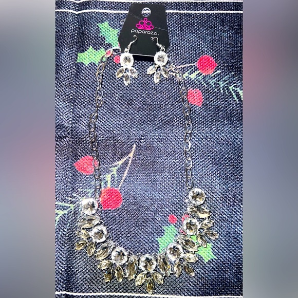 🎆 3 for $20 🎆 Gorgeous Crystal Bead Paparazzi necklace and earring set - Picture 1 of 2